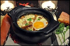 Oeufs Cocotte Aux Girolles Mouillettes Au Jambon Serrano La Cuisine De Doria Alimentation Oeufs Cocotte Cocotte