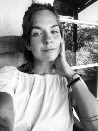 Joni Wellness's Instagram, Twitter & Facebook