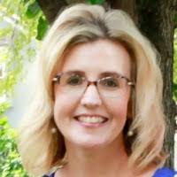 Kari Warren's Instagram, Twitter & Facebook