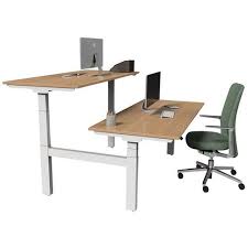 Höhenverstellbare schreibtische sind sehr ergonomisch, da sie eine arbeit im sitzen und im stehen ermöglichen. Gerader Elektrischer Und Ergonomischer Schreibtisch Bench 2 Platze Kelli Manutan De