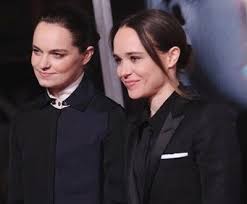 Compare her height, weight, eyes, hair color, shoe size, sexual orientation with other celebs. Emma Portner Ellen Page S Wife Age Height Biography Family More