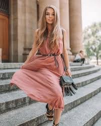She is known for sharing a variety of her modeling photos both in swimwear and high fashion clothing with her over 130,000 instagram followers. Instagram Crush Lola Weippert 25 Photos Suburban Men In 2021 Slip Dress Women Lola