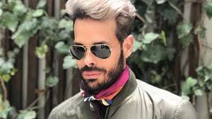 Producer and fashion correspondent who works for gente magazine and the fashion cage, a popular fashion program in argentina. Estoy Triste Mariano Caprarola Enfrenta Un Delicado Estado De Salud Minuto Neuquen