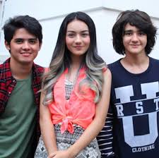 Kerap disapa emil, dalam sinetron dari jelenda smp ini tak hanya pengganggu namun ia dan genknya kerap membully joko yang hanya anak pembantu. 15 Potret Imut Emiliano Fernando Cortizo Si Kriwil Idola Baru Remaja