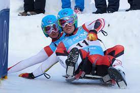 Der rodelschlitten steuert er dabei durch beindruck sowie durch die verlagerung des oberkörpers. Naturbahnrodeln Wikipedia