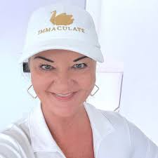 Family says goodbye to their home