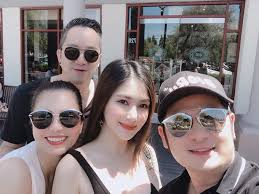 Hương tràm, trang thông tin chính thức về nhạc hương tràm, toàn bộ bài hát mới, video mới nhất và album hay nhất của hương tràm. Cuá»™c Sá»'ng á»Ÿ Má»¹ Cá»§a HÆ°Æ¡ng Tram Ngoi Sao