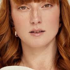 Emma Holt's Instagram, Twitter & Facebook