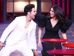 A man faces embarrassment in the society when he finds out his mother is pregnant. Confirmed Rajkummar Rao And Bhumi Pednekar To Star In Badhaai Do Filmfare Com