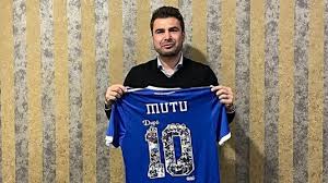 Jurnalistul este de părere că suporterii celor două echipe nu vor ajunge la acțiuni violente în cadrul întâlnirilor care vor avea loc în liga 1. Fc U Craiova PregÄƒteste O NouÄƒ Super LoviturÄƒ Nu E Momentul SÄƒ MÄƒ Duc La Fcsb Ce JucÄƒtor Vrea Adi Mutu SÄƒ Transfere