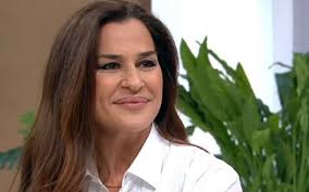 E para o tempo passar mais depressa, lembrei de fazermos um jogo pa nos distrairmos. Sofia Aparicio Quem Nao Me Conhece Acha Que Sou Uma Grande Drogada Vip Pt