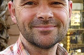 "Der Osterhase kommt wie Pippi Langstrumpf mit dem Regenschirm"