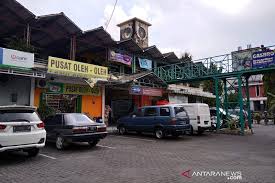 Imel dengan gerakan spontan yang halus sekali, membiarkan celana dalamnya saya lucuti.?mas, aku sudah. Kasus Pembeli Meninggal Warung Makan Di Taman Bojana Kudus Ditutup Beritasatu Jateng Berita Satu