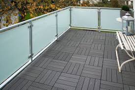 Balkongelander Aus Feuerverzinktem Vierkantrohr Gelander Balkon Balkon Gelander Design Balkonentwurf