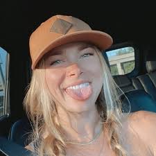 KELLIE KASTNER (@kelliekaye) • Threads, Say more