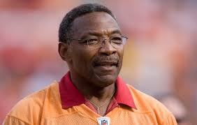 New book released shines rare glimpse into Lee Roy Selmon's life