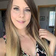 Erin Springman's Instagram, Twitter & Facebook