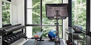 Fast forward a few years, and that exercise room became a kid's bedroom and we pared down our workout equipment and shoved it {quite literally} into the corner of the guest room. 10 Home Gym Ideas Small Space Home Gym Inspo