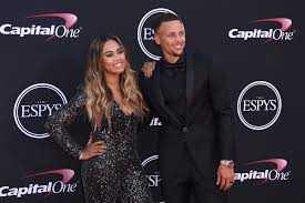 Home life relationshipsteph curry & wife ayesha exchanged sweet tributes on valentine's day. Ayesha Curry Meet Steph Curry S Wife The Self Made Culinary Whiz Fanbuzz