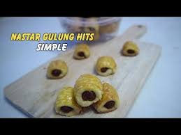Dengan bentuk menggulung seperti menggulung si selai, dan ada bentuk alur pada sisi permukaan kue yang membuatnya jadi cantik. Video Resep Kue Nastar Gulung Viral