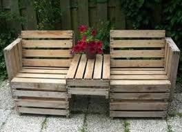 Pallet Love Seat W Table Built In Middle Diy Pallet Projects Pallet Diy Wooden Pallet Furniture