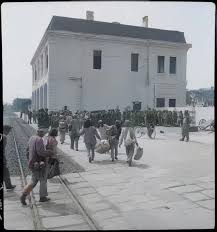 Lính Trung Hoa Dân Quốc được quân đội Pháp 🇫🇷 đưa về tập kết ở ga Hải  Phòng vào tháng 1/1950, sau khi tháo chạy khỏi Đại Lục. Trước đó gần năm