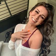 Kayla Karr's Instagram, Twitter & Facebook