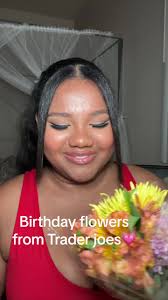 I love me some flowers 🥺💘 Thank you Trader Joe’s! #birthdayfreebies  #traderjoes#freeflowers#happybirthdsytome#grateful