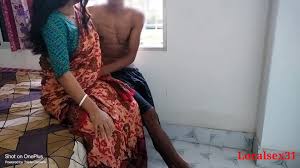 Red Saree Mom Fucking Hardly In Room With Localboy ( Official Video By  Localsex31 ) regarder en ligne