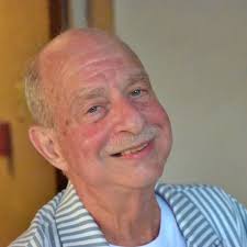 Larry Tract (@larry.tract)