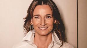 Glocally ficha a Carmen Rojo