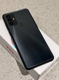 TCL 30 SE Review - What Gadget