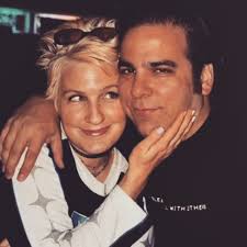 DC sobrevive en español! panini #eccediciones  https://www.comicsbeat.com/panini-comics-dc-ecc/