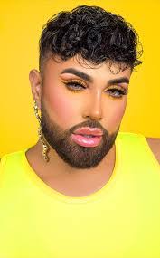 Angel Merino's Instagram, Twitter & Facebook