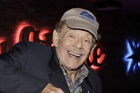 Jerry Stiller Remembered by Jerry Seinfeld, Leah Remini and More: 'What a  Giant'