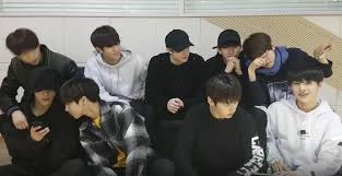 Felix Is Dabbing Again Straykids Hyunjin Woojin Seungmin Jisung Chan Changbin Minho Felix Jeongin Ji Sung Kids Boy Groups