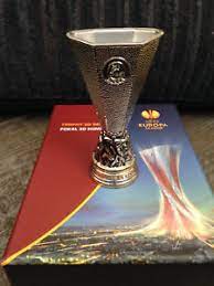 Ansichten lesen bearbeiten quelltext bearbeiten versionsgeschichte. Uefa Europa League Cup Trophy Pokal Sieger Miniature Replica Manchester United Ebay
