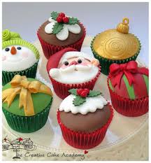 We've got lots of simple christmas cake decorating ideas and designs for you to try this year. Cute Christmas Cupcakes Christmas Cake Christmas Sweets Christmas Baking