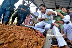 Khir rahman selepas ketiadaan bapanya datuk a rahman hassan. Suasana Pengebumian Allahyarham Datuk A Rahman Hassan
