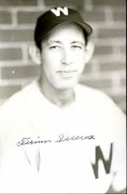 Fermin 'Mike' Guerra (debut 1937 Washington Senators) signed postcard  (d.1992)