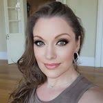 Miranda Holcomb's Instagram, Twitter & Facebook