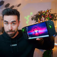 Michael Knell (@mjknell)