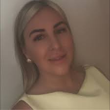 New Easter Munch Mix now available at ALDI 🐣 Toffee flavour popcorn with  salted pretzels, milk chocolate coated malt balls, plus chocolate beans and  mini eggs 😍