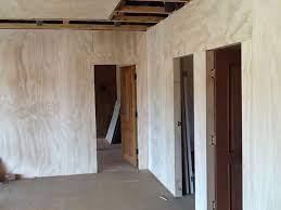 Kayu palet memiliki karakteristik tersendiri yang akan membuat ruangan anda terkesan industrialis. Membuat Dinding Sementara Dari Triplek Plywood Sakti Desain