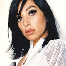 Does anyone know the maker of this and what it might be worth? It's  unmarked.