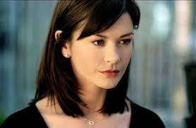 我有個阿姨長得很像她，喝醉酒時最像第一季的