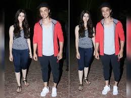 Pics Aayush Sharma And Warina Hussain Snapped Outside A Dance Class Aayush sharma dances on rangtaari song during loveyatri music concert;