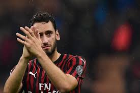 Da tempo il milan e calhanoglu stanno discutendo del rinnovo contrattuale, ma si vive una fase di stallo anche se da sponda rossonera si cercherà il più possibile di accontentare le richieste. Transfer News Barcelona Prepare Offer For Hakan Calhanoglu