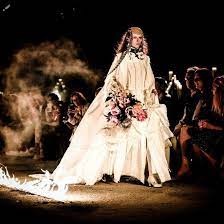Maryel Sousa For Gucci Resort 2019 Fashion Gucci Runway Fashionista Dress Resort Model Bride White Wedding Gowns Wedding Dresses White Evening Gowns
