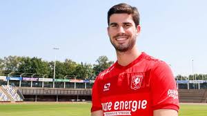Zitplaatsgarantie en de beste prijs. Nacho Monsalve Tekent Bij Fc Twente Een Grote Club Ook In Spanje Fc Twente Tubantia Nl